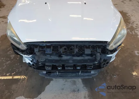 2015 Ford Focus Se z USA, uszkodzony, nr VIN 1FADP3K27FL242083